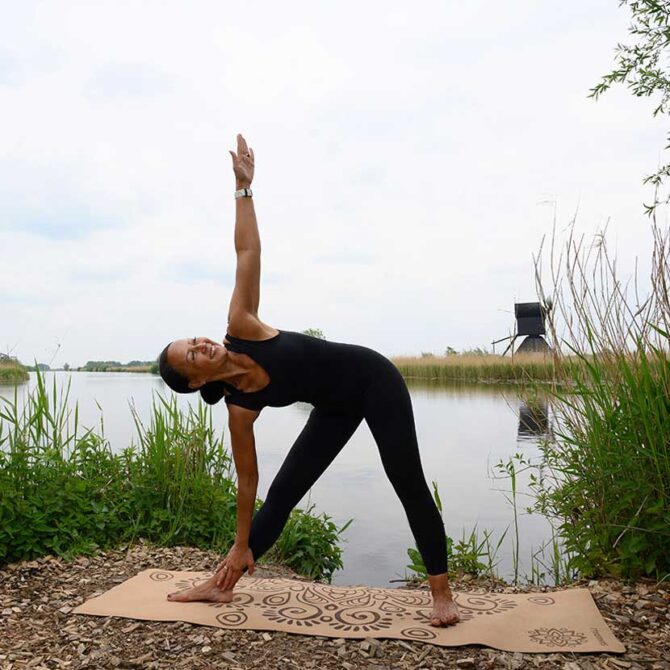 Yoga en plein air Yoga en plein air  Yoga en plein air Yoga en plein air