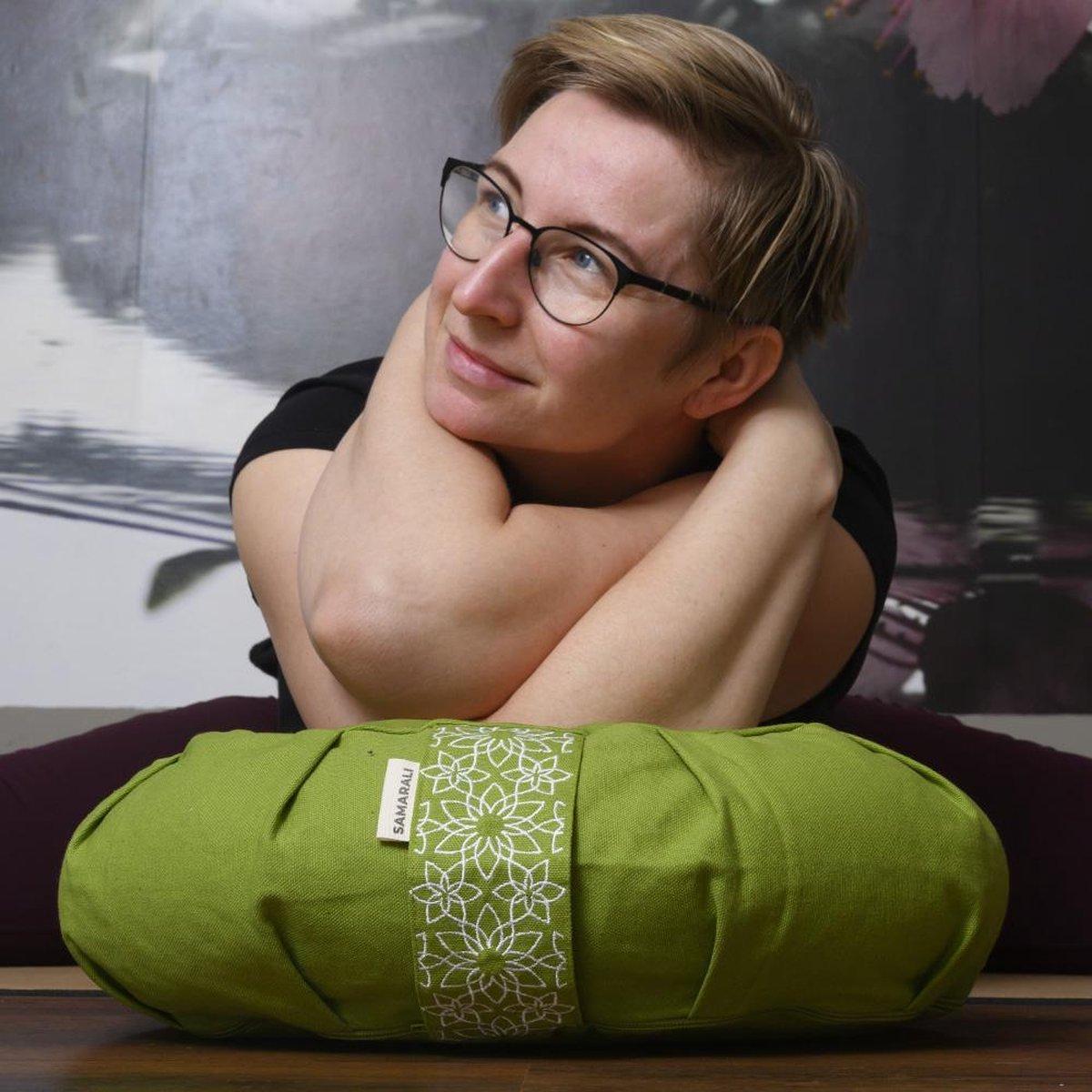 Meditationsset med kudde halvmåne - Grön Meditationsset med kudde halvmåne - Grön Meditationsset med kudde halvmåne - Grön