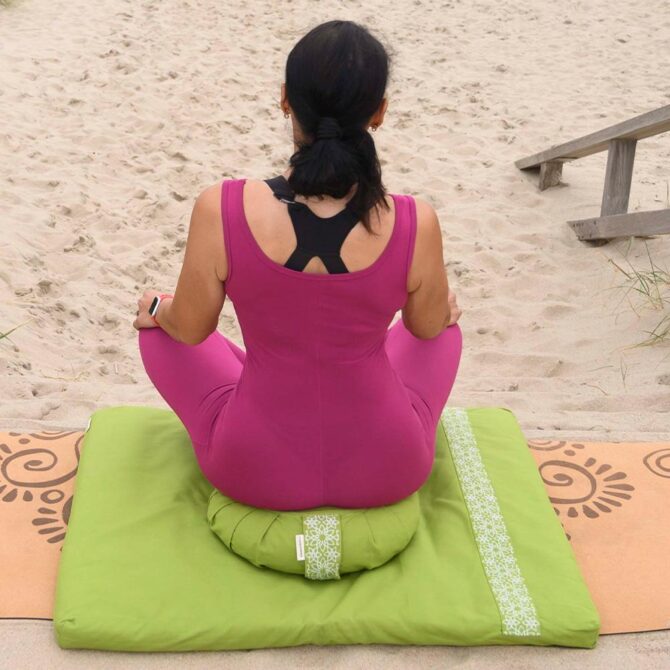 Meditation set with cushion crescent - Green Meditation set with cushion crescent - Green Meditation set with cushion crescent - Green Meditation set with cushion crescent - Green Meditation set with cushion crescent - Green Meditation set with cushion crescent - Green Meditation set with cushion crescent - Green