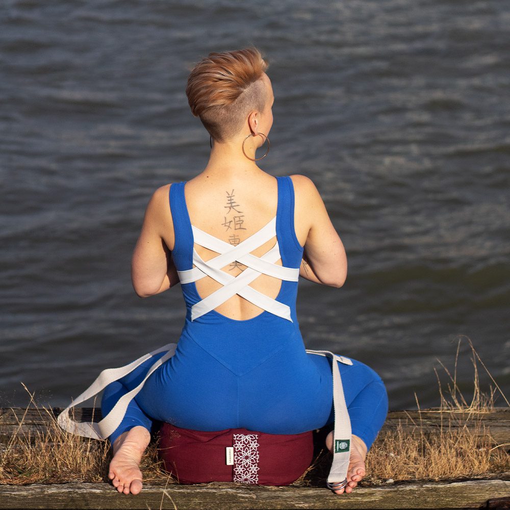 Meditation-next-to-lake-meditaion-cushion-XL-and-yoga-strap Round meditation cushion – XL - Red Round meditation cushion – XL - Red Round meditation cushion – XL - Red