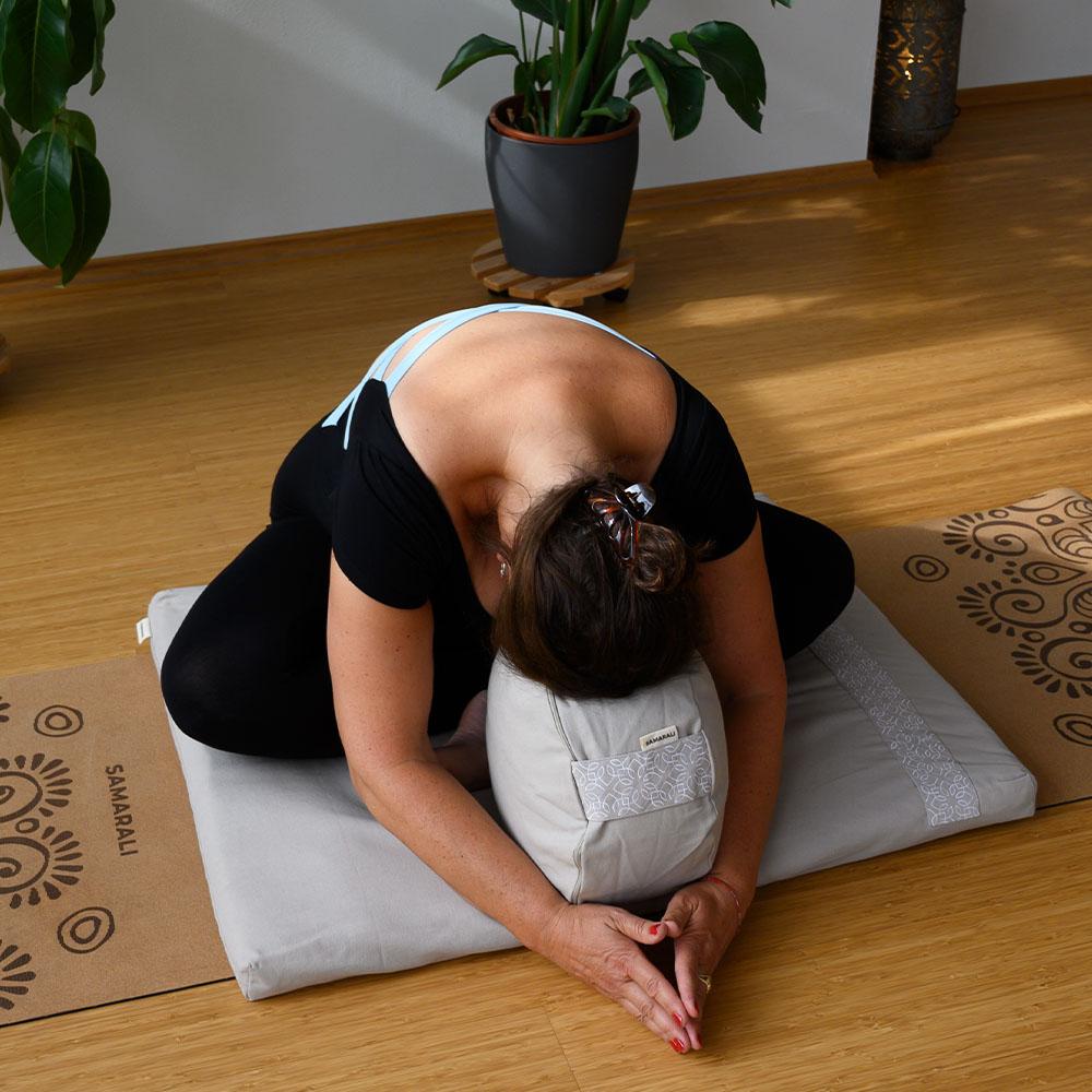 Set de méditation avec oreiller rond_5 Ensemble Zafu et Zabuton avec oreiller rond Lotus - Château gris Ensemble Zafu et Zabuton avec oreiller rond Lotus - Château gris Ensemble Zafu et Zabuton avec oreiller rond Lotus - Château gris