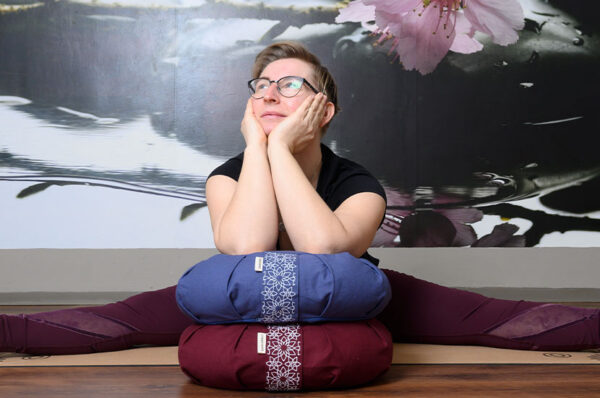 How does meditation cushion height affect your posture? sustainable yoga mats