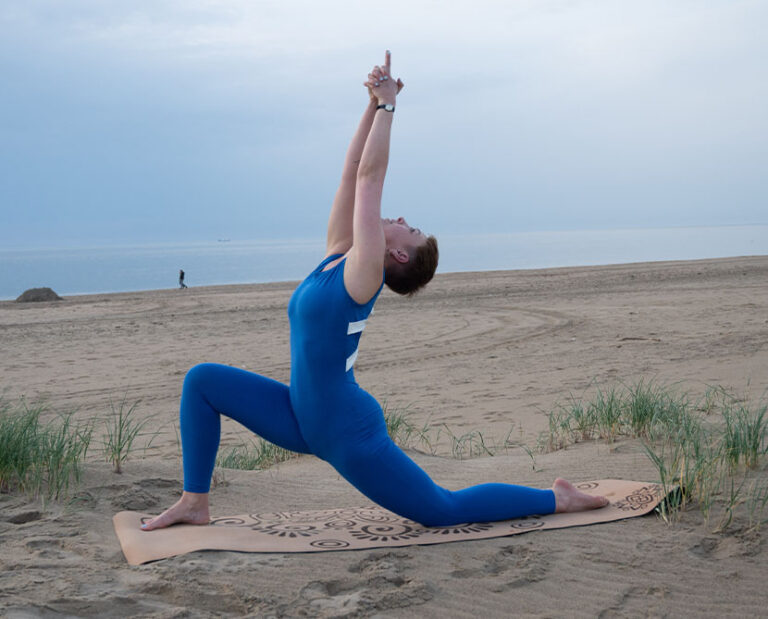 How thick should a yoga mat be for knee comfort?  sustainable yoga mats