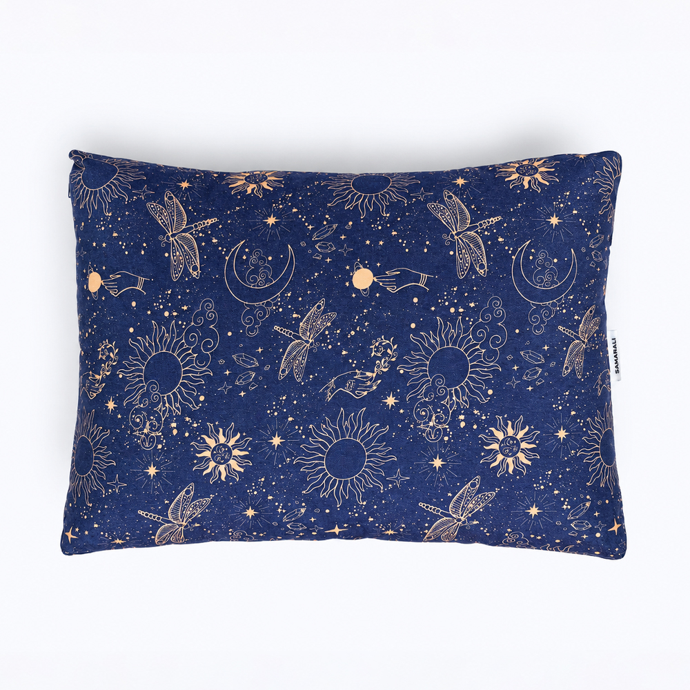 Kosmisch blauw savasana-kussen, nekkussen